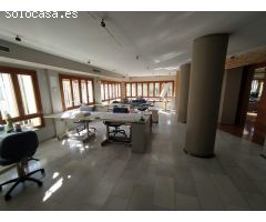 ENTRESUELO 210 m2 CONVERTIDO EN ELEGANTE OFICINA COMERCIAL  EN EL CENTRO DE ELCHE !