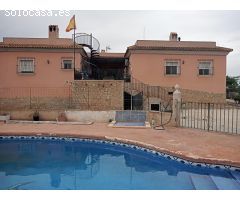 DOS CASAS EN UNA IDEAL FAMILIA GRANDE !