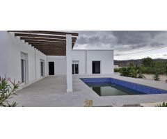 IMPECABLE VILLA EN MACISVENDA ABANILLA !