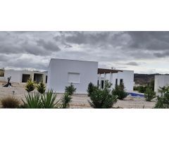 IMPECABLE VILLA EN MACISVENDA ABANILLA !
