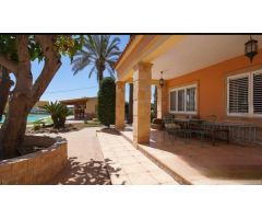 ACOGEDORA VILLA EN VALVERDE/ ELCHE-ALICANTE,  PARA ENTRAR A VIVIR !!