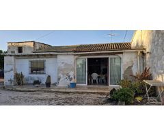 CASA ADOSADA PARA REFORMAR CON 10.000 PARCELA EN LAS BAYAS/ ELCHE