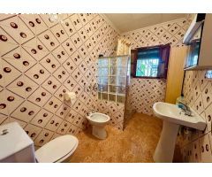 CHALET EN VALVERDE UNA DE LAS ZONAS MAS BUSCADA DE ELCHE/ ALICANTE,  IDEAL PARA PONERLO A TU GUSTO !