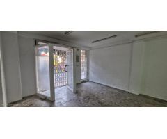 EXELENTE LOCAL COMERCIAL DE 150 M2 CON SALIDA DE HUMO EN DOLORES