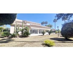 LUJOSA VILLA EN VALVERDE BAJO