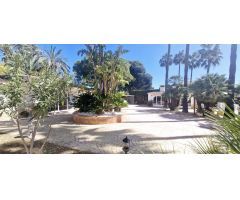 LUJOSA VILLA EN VALVERDE BAJO