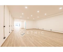 ¡Oportunidad única local 100% reformado en el corazón del Barrio de Gracia!