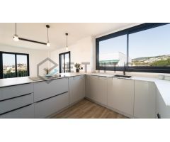 Exclusivo ÁTICO con vistas frontales 360 a mar y montaña