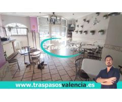 BAR CON GRAN TERRAZA EN TRASPASO EN MASSAMAGRELL, VALENCIA.