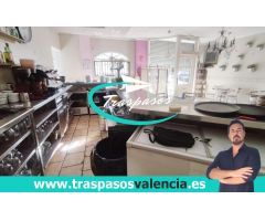 BAR CON GRAN TERRAZA EN TRASPASO EN MASSAMAGRELL, VALENCIA.