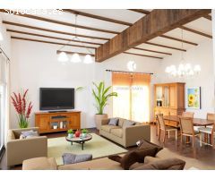 Casa Rural o Casa Privada con jardín de 100 m2, 5 habitaciones y 5 baños. Excelente zona y tranquila