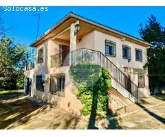 Gran Oportunidad en Godelleta: Chalet con Parcela de 2.600 m², Mucho Potencial y Precio Atractivo