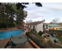 ¡¡EXCLUSIVA!! Villa privada con Piscina, Jardín y Bodega a 18 Kms. de León.