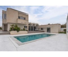 Villa de Lujo en Venta en Otura, Granada