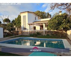 CHALET CON PISCINA EN JUNTA DE LOS RIOS
