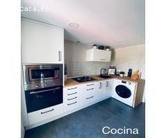 DISPONIBLE!! Se vende piso de dos habitaciones totalmente reformado, al principio de Reyes Católicos