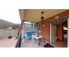 ¡DISPONIBLE!! Se Vende Chalet pareado en esquina, de 5 habitaciones con piscina en Villalbilla.
