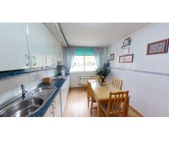 ¡DISPONIBLE!! Se Vende Chalet pareado en esquina, de 5 habitaciones con piscina en Villalbilla.
