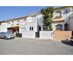 UNIFAMILIAR ADOSADA EN LOMALINDA, OGIJARES,  RESIDENCIAL PRIVADO CON PISCINA Y ZONAS COMUNES,