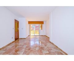 JARDÍN DE LA REINA. PISO FALMILIAR