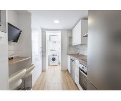 ¡Ático reformado  y listo para entrar a vivir en Granada! Zona Pajaritos – 6ª planta, muy luminoso.