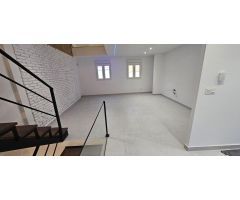CASA DE DISEÑO EN UNA DE LAS MEJORES ZONAS DE GRANADA.