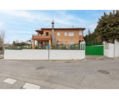 ???? ¡CHALET CON DOS VIVIENDAS EN ALHENDIN ! ????