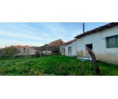 Casa con terreno para reformar en Rucandio