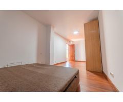 Bajo con gran terraza: tu nuevo hogar te espera????????