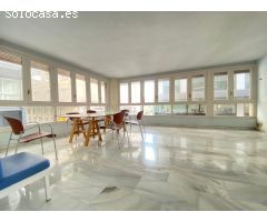 Tu Espacio Ideal en el Corazón de Alicante: Vivienda o Negocio a un Paso del Mar