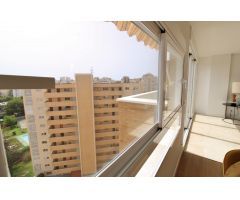 Sensacional ático dúplex con vistas al mar reformado de lujo.