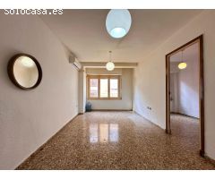 ¡Oportunidad en Carolinas Altas! Piso de 3 habitaciones