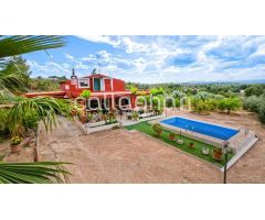 Chalet independiente con piscina y jardín en Montserrat