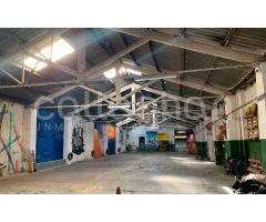 Local y nave en la zona de Juan Llorens