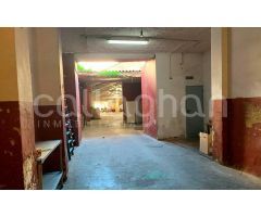 Local y nave en la zona de Juan Llorens