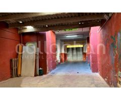 Local y nave en la zona de Juan Llorens