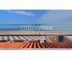 Exclusiva casa adosada en primera línea de la playa del Pouet, El Perelló