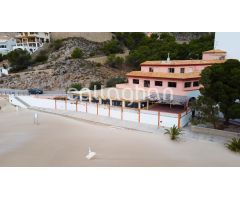 Edificio en venta en primera línea Junto al mar en Playa los Olivos.