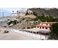Edificio en venta en primera línea Junto al mar en Playa los Olivos.