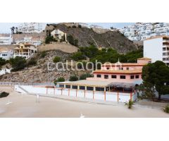 Edificio en venta en primera línea Junto al mar en Playa los Olivos.