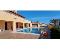 Villa en Venta en lAlfas del Pi, Alicante