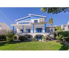 Elegante villa de estilo mediterráneo en venta en Vallpineda, Sitges