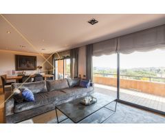 Impecable piso alto con terraza con vistas.