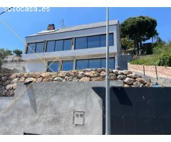 Casa de estilo moderna y  contemporánea de 376?m² con vistas al mar en la mejor zona de Alella.