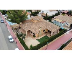 Chalet en la alcayna en esquina y todo en planta