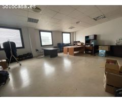 Estupenda oficina situada en el Edificio Euro del polígono Pisa de Mairena del Aljarafe.