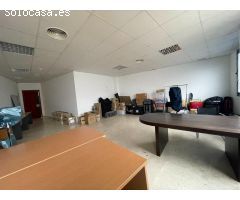 Estupenda oficina situada en el Edificio Euro del polígono Pisa de Mairena del Aljarafe.