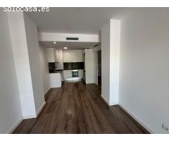 Precioso piso semi nuevo, con piscina comunitaria.