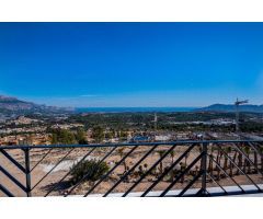 ¡Bienvenido a tu nuevo hogar en el Residencial Polop Hills, donde la naturaleza se fusiona con el co
