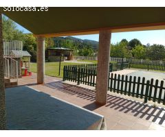 Chalet con piscina y pista de padel a la venta en Alcoy